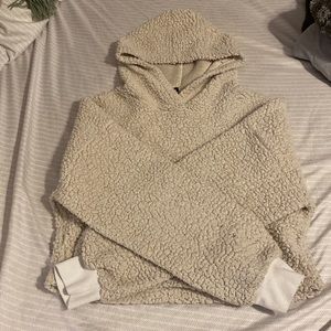 Tan Cropped Romwe Sherpa Hoodie with white Woman’s M